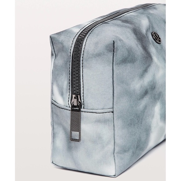 Lululemon All Your Small Things Pouch 4L - Picture 2 of 8